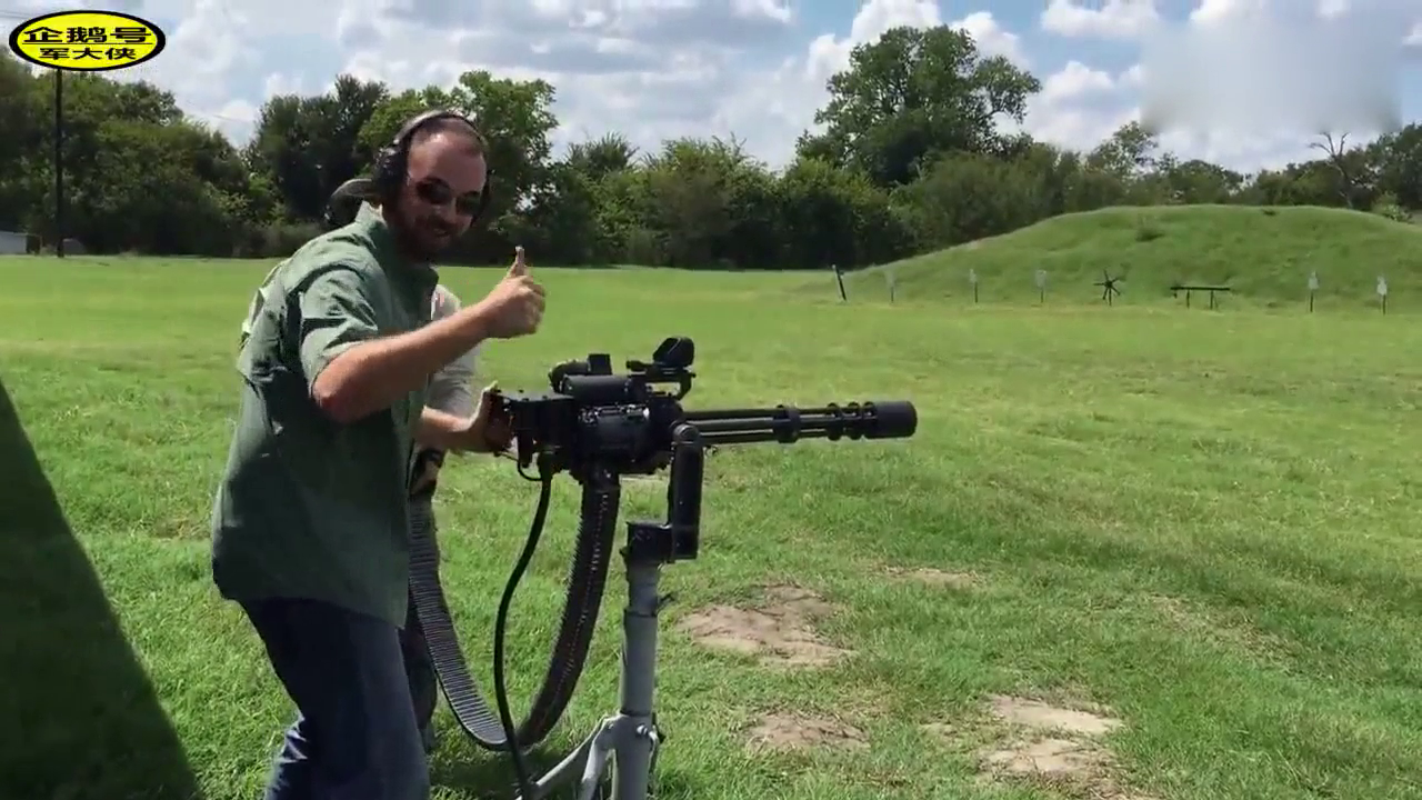 m134火神加特林机枪射击实测,这枪也太猖狂了吧?