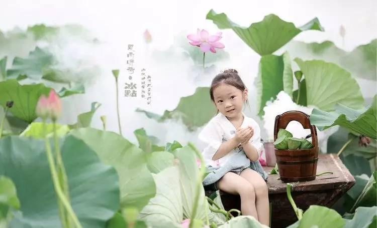 摄影师母亲为女儿拍的童年照片萌翻了全部朋友圈