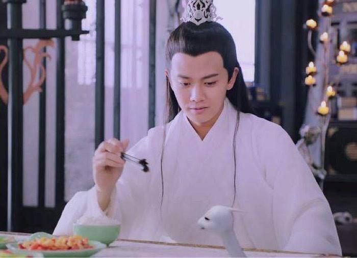 《天乩之白蛇传说》任嘉伦两世中, 白夭夭更爱紫萱还是许宣?