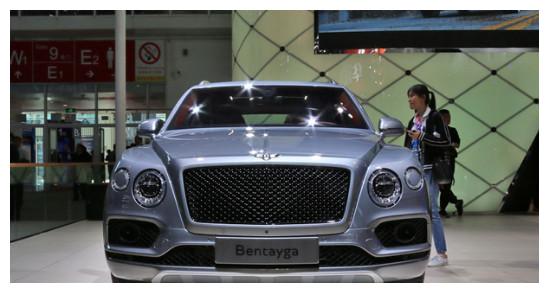 降价129万，宾利添越V8版本亮相深港澳车展