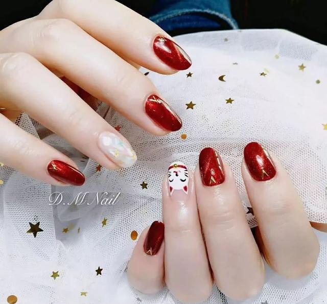 猫眼美甲+贝壳片,会有意想不到的美!