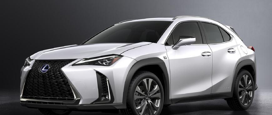 2019雷克萨斯UX对上2018奔驰GLA，一场触及灵魂的视觉盛宴！