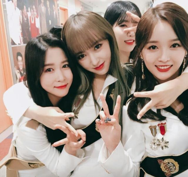 孟美岐在宇宙少女是第十三捧?网友:吴宣仪与孟美岐一