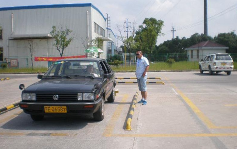 知道为什么你倒车总失败吗，因为你车配置太低！