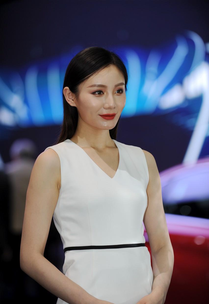 谁说上海车展无美女 礼仪模特傻傻分不清(上)