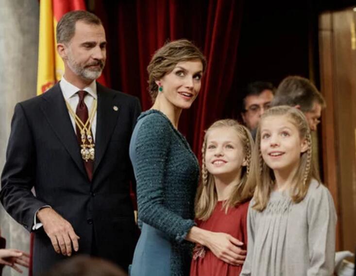 西班牙王后发型更美丽!使整个人精神焕发,像