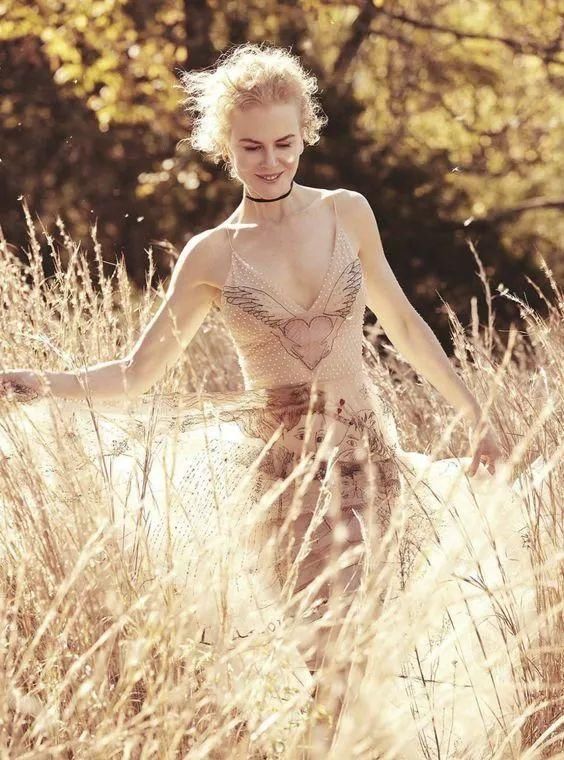 娜扎夏天不穿内衣?千万别学!要这么穿,吊带 一