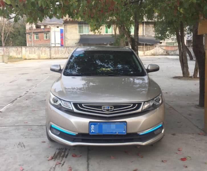 人生第一辆车，吉利帝豪GL，陪伴了我一年了，没后悔选择了你