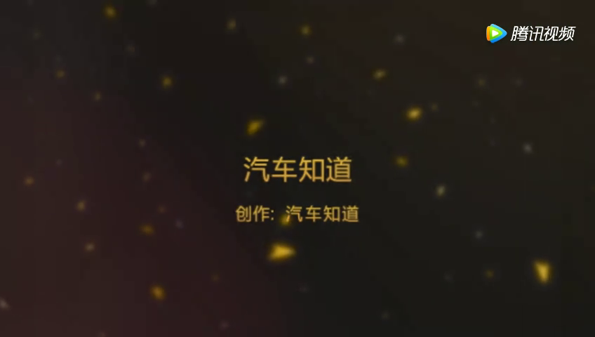 男子骑电动车闯红灯，真把马路当成自己家了！