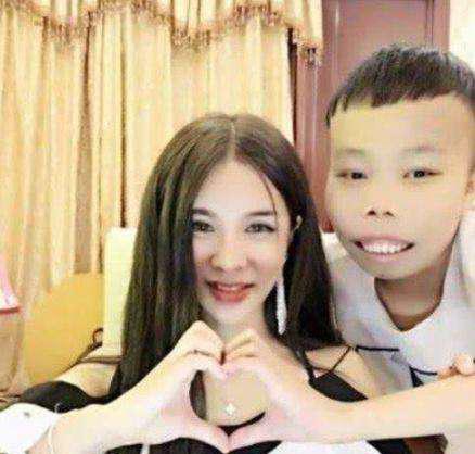 还记得快手网红陈山吗?曾开跑车喝香槟,被封杀