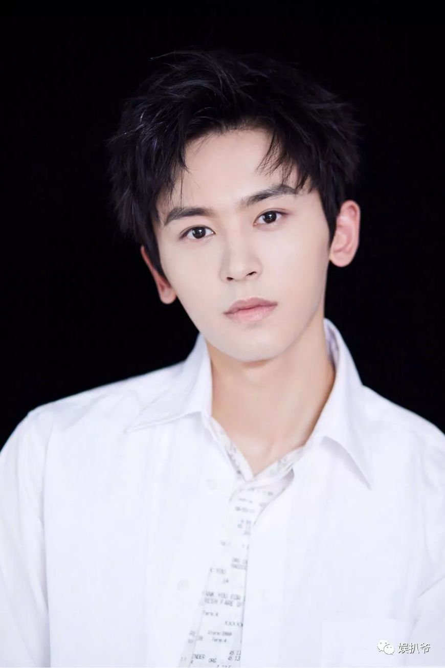 胡先煦公布恋情影响发展?邓伦为何不回关杨紫