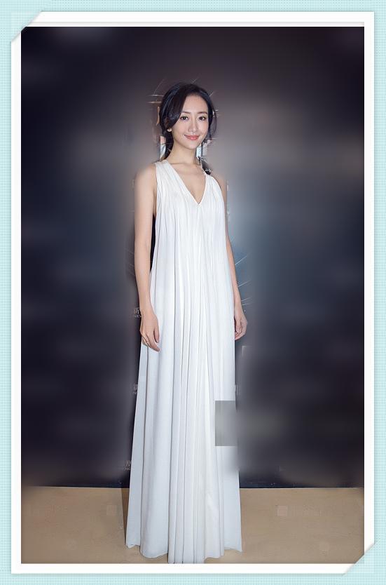 看了杨幂的白色吊带裙,再看看王鸥,真想问一句