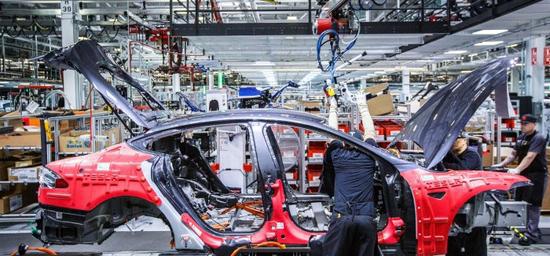 马斯克:6月底将Model 3周产量提升至6000台
