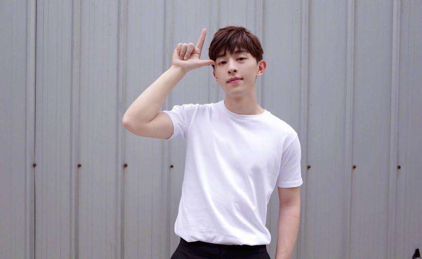 关晓彤给造型师打0分?古天乐自创减肥法?鹿晗