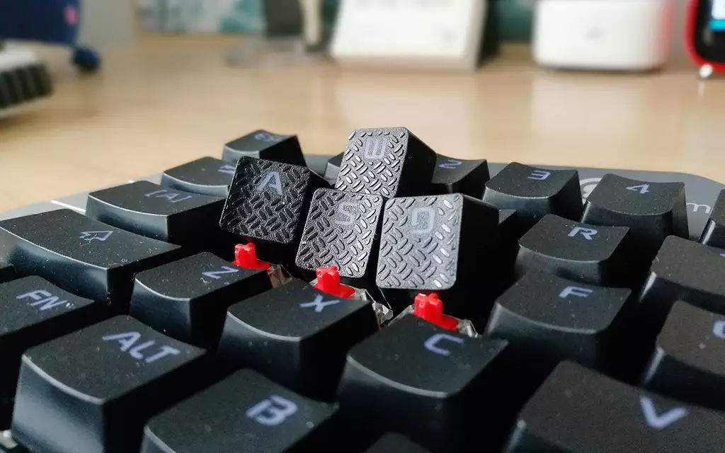 用键盘鼠标玩吃鸡,手游变端游:小鸡王座Z1体验