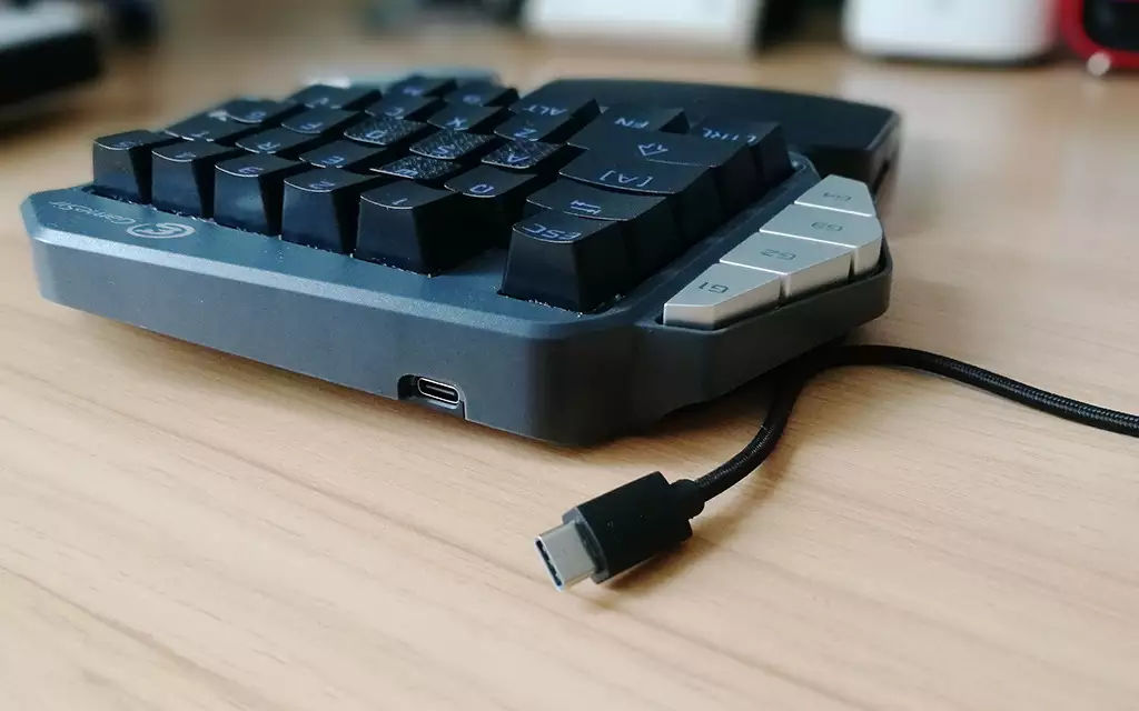 用键盘鼠标玩吃鸡,手游变端游:小鸡王座Z1体验