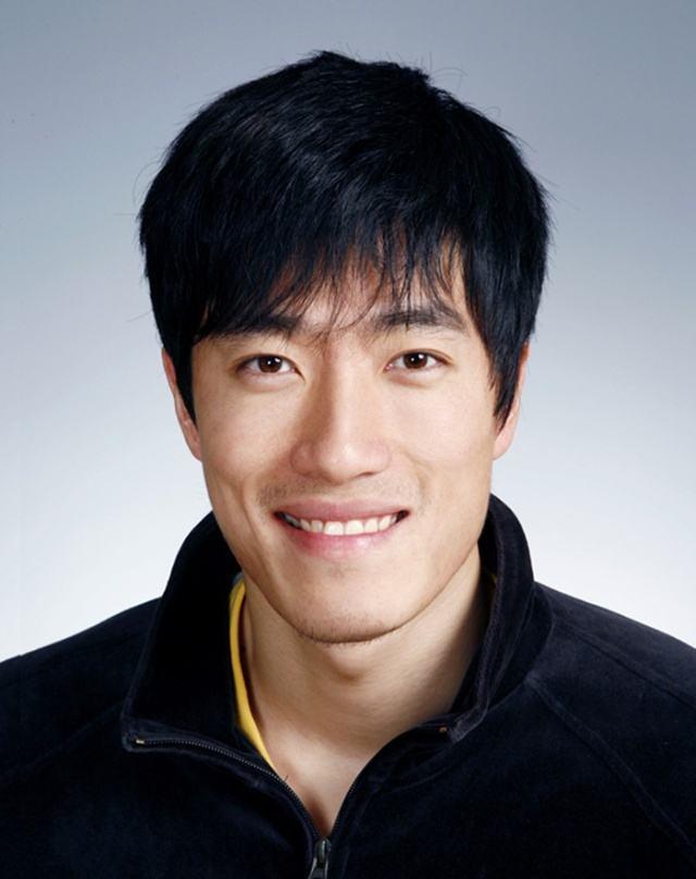 取得36次冠军，却遭前妻欺骗，今二婚后开路虎，前妻却成这般！