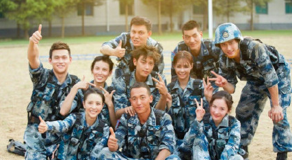 杨幂王威互关能说明什么?看看业内对杨幂的评