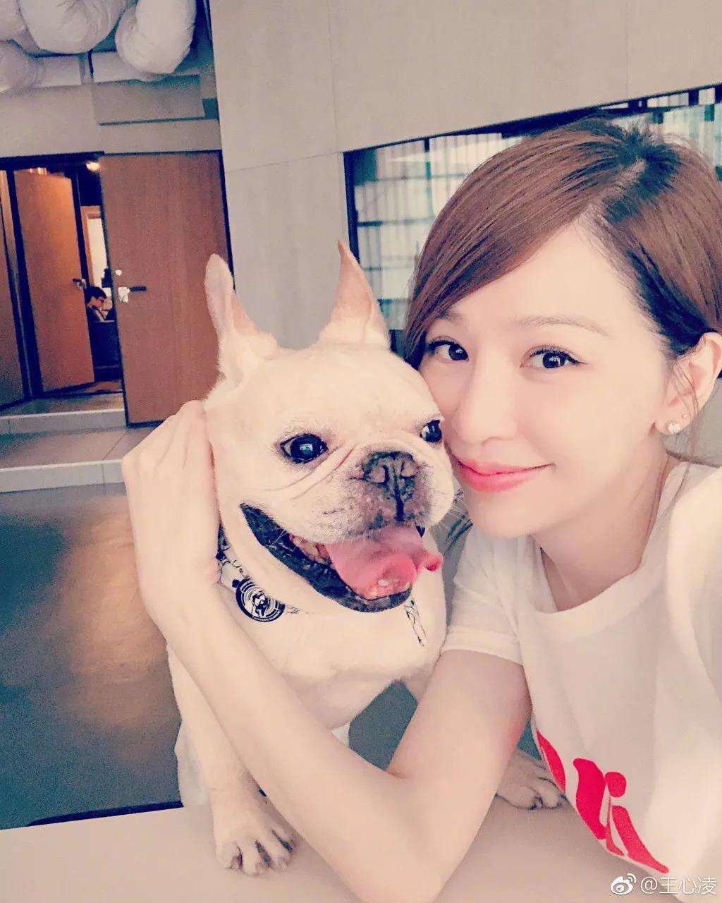 “甜心教主”变“度假天后”,王心凌也接受不了过气的事实?