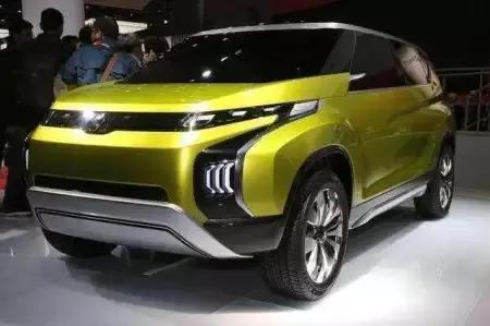 三菱发飙了！颜值秒杀途观，对开门+全景天窗，卖12万比宝骏厚道