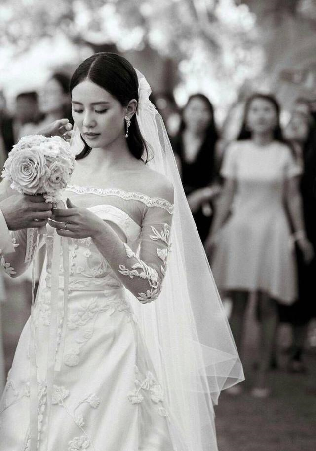 刘诗诗婚纱图片