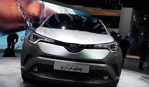 十万级最安全的日系车就它了!气囊成本值一万,日本销量第一