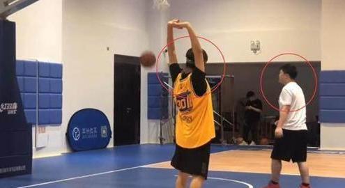 英雄联盟:uzi和五五开的情谊是真是假?