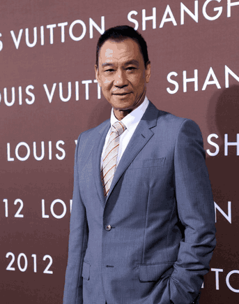 71岁王学圻儿孙幸福, 两百万遣散相守40年的妻子, 今孤家寡人