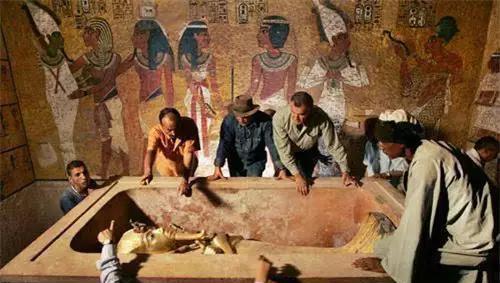 规模宏大的胡夫金字塔,进内部一探究竟,法老遗体保存完好!