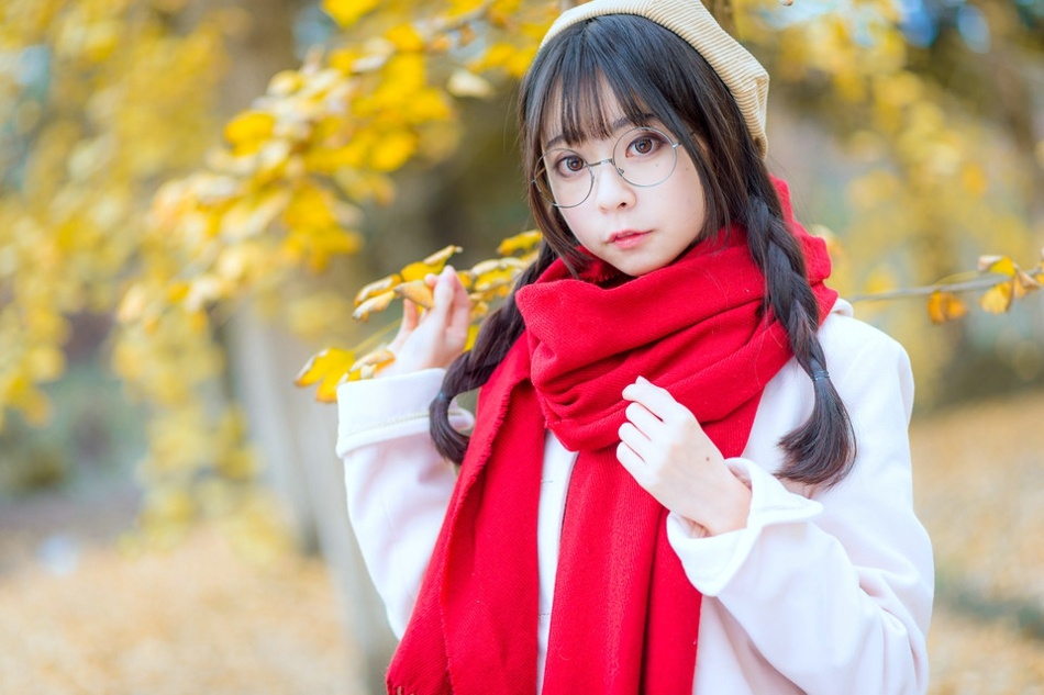 银杏林中的大眼睛萌妹小清新颜值高写真集@微相册@微博摄