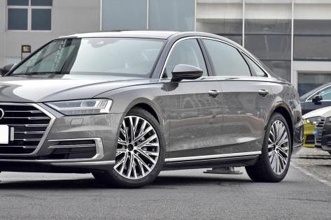 买7系的都心痛了，奥迪太大方，新A8连四驱V6和这东西都标配！