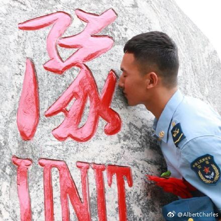 王威班长光荣退伍。将进入娱乐圈发展?还挺期