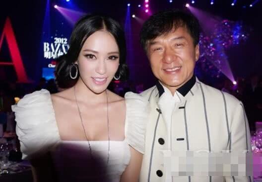 成龙批年轻演员 成龙说的人是谁杨幂躺枪