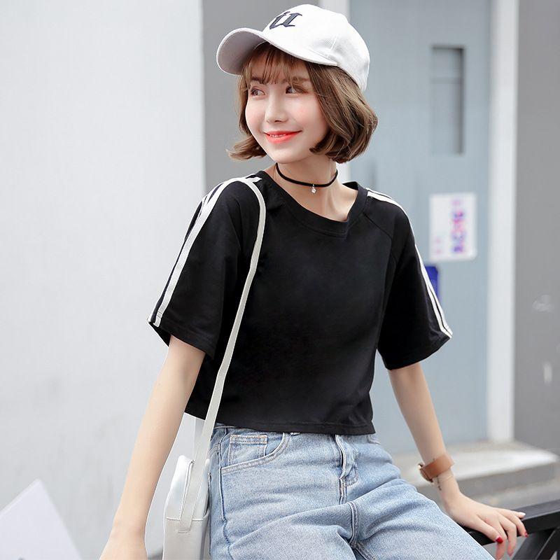 手臂粗的微胖女生, 最适合穿落肩袖宽松T恤, 显