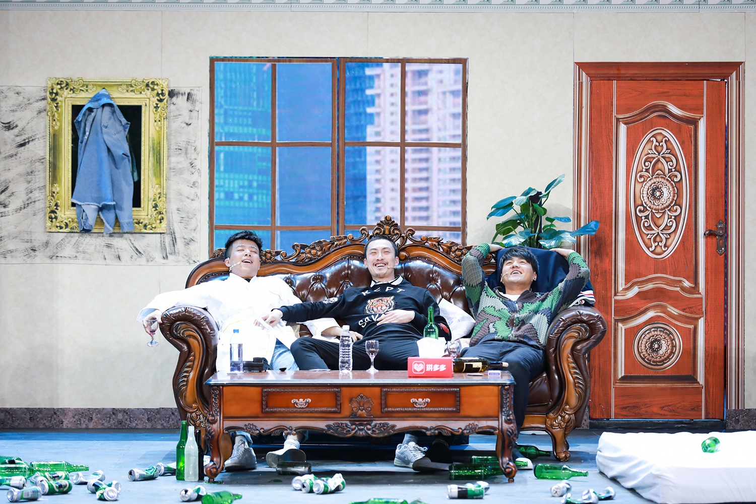 《欢乐喜剧人》迎决战之夜 贾冰致敬芳华郭麒