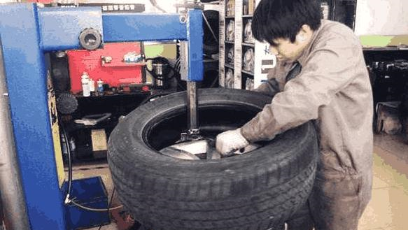 汽车轮胎到底可以用几年修车师傅说出实情,别被坑了还花冤枉钱