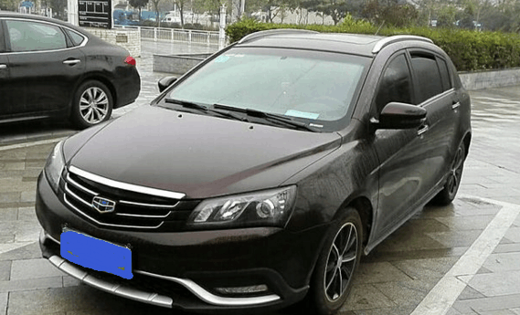 湖南小伙花5万元买辆二手吉利帝豪, 1.5L两厢代步方便又省油