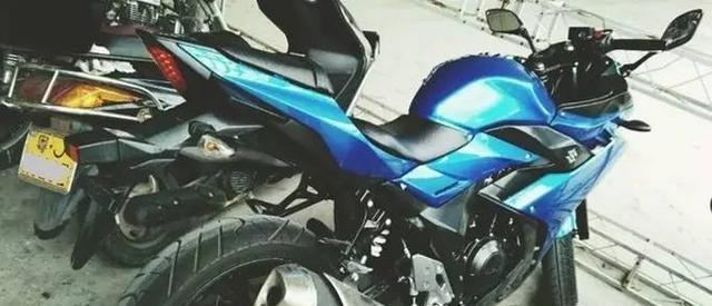 活捉豪爵铃木GSX250R跑车款,工信部目录已