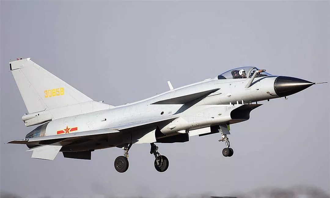 网传照片透露歼十C改进型又添神装备,将大幅提