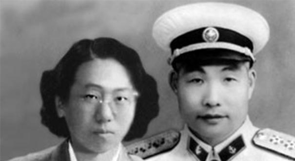 图说历史: 新中国开国十大大将与夫人的合影