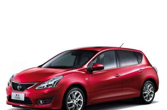 天窗+发动机防盗，油耗超低，每公里3毛钱油钱