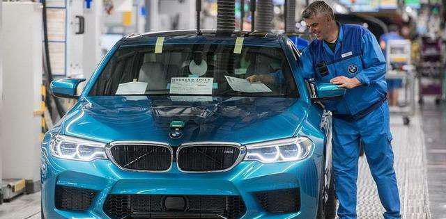 豪华性能怪兽 全新宝马M5海外下线