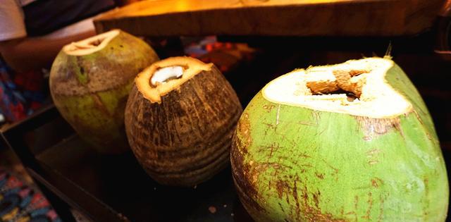 在柳州,为了吃上这家椰妹椰子鸡,多少人跨越整