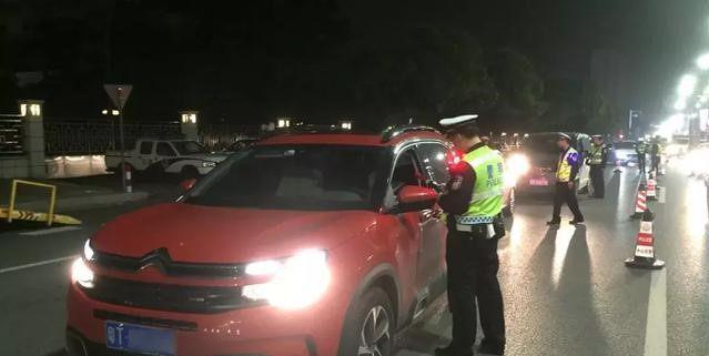 被拘留了的人!每天在拘留所要做什么事?看完这