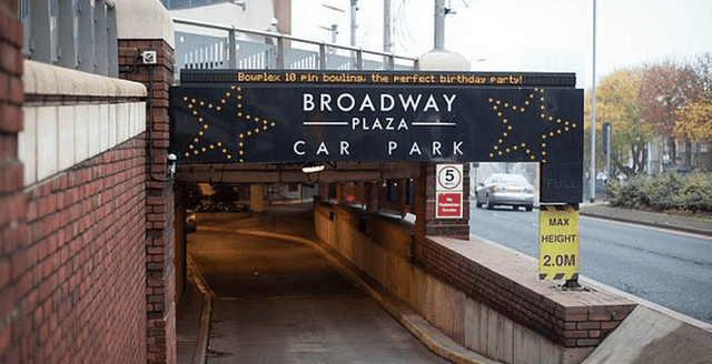 停车场招奔驰车主, 老司机看见停车费扭头就走