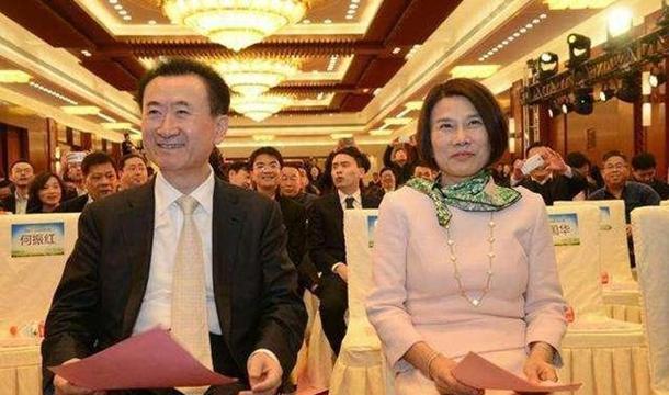 董明珠版埃尔法横空出世，丰田这回遇到对手了，新车6分钟充满电