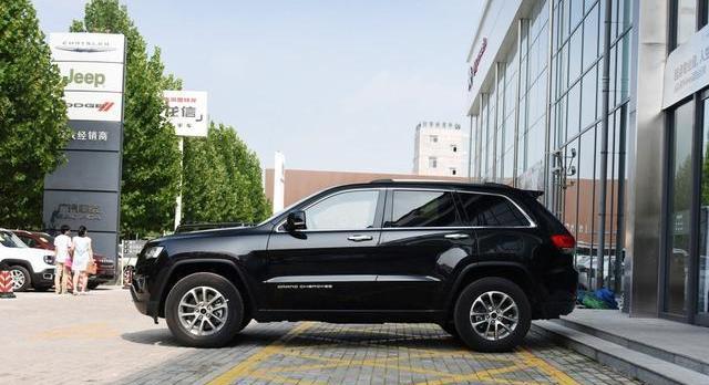 因为王石一炮走红, 进口比X5便宜20万, 哈曼卡顿音响空气悬挂