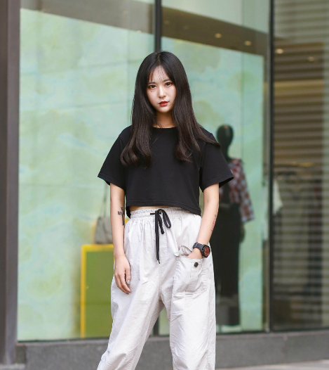 街拍,图6美女美女有致的完美欧美,颜值还凹凸肥臂身材.图片