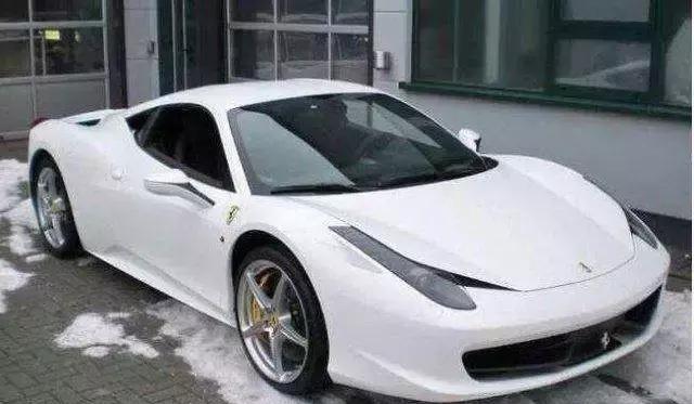 速递!新鲜的“法拉利“资讯全在这，看我就够了