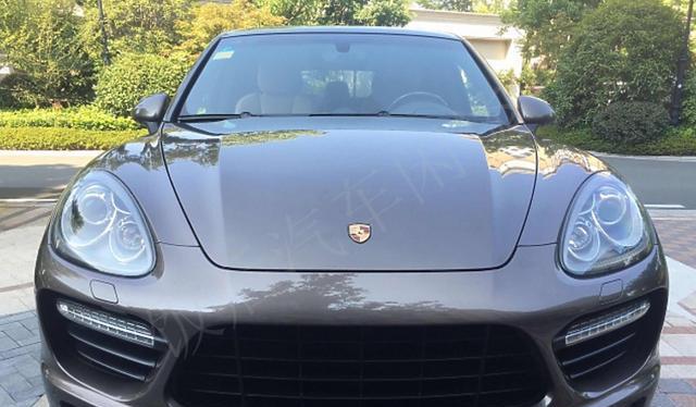 275万元的保时捷卡宴开了六年, 车主直呼妻子又迷上奔驰G63